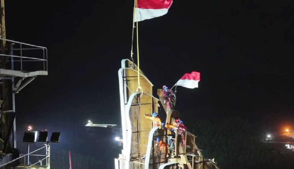 Pemasangan Bilah Terakhir Garuda Kantor Presiden di IKN Tuntas