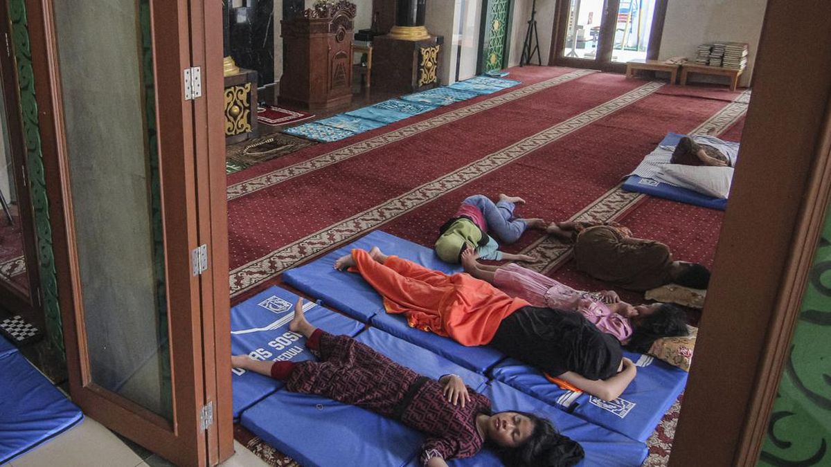 anak-panti-asuhan-mengungsi-ke-masjid-pascadilanda-kebakaran_169