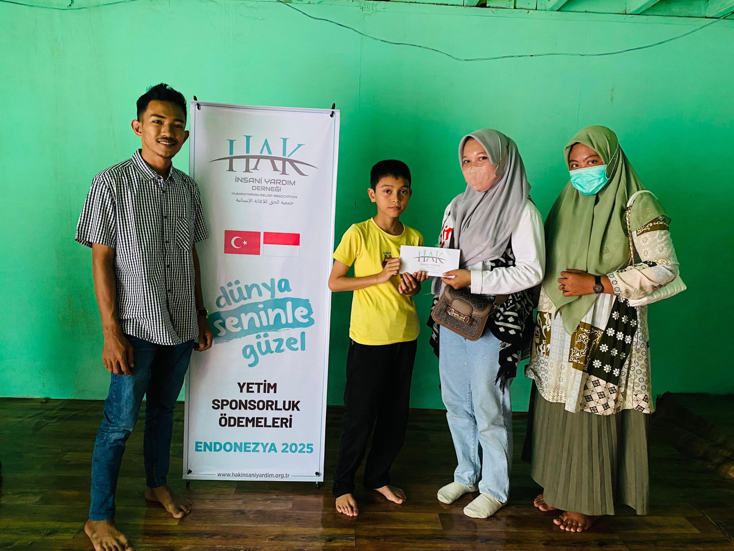 pelukan dari jauh pelukan dari jauh